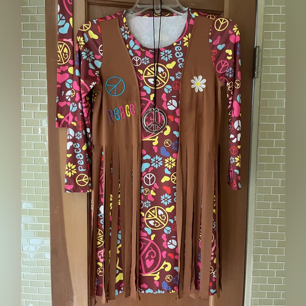 Peace & Love ☮️ Hippie 5 piece Costume, Kids Size L (10-12) or Women’s Small ✌️